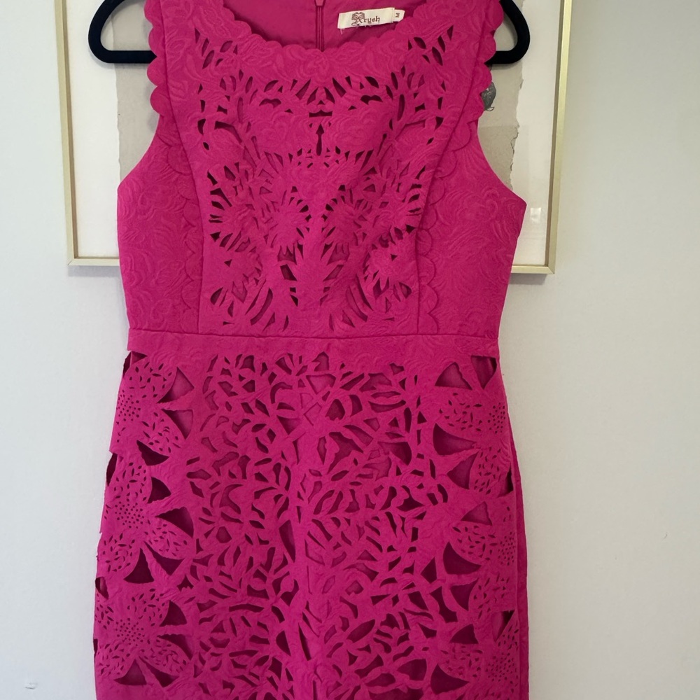 Elegant Pink Sleeveless Dress